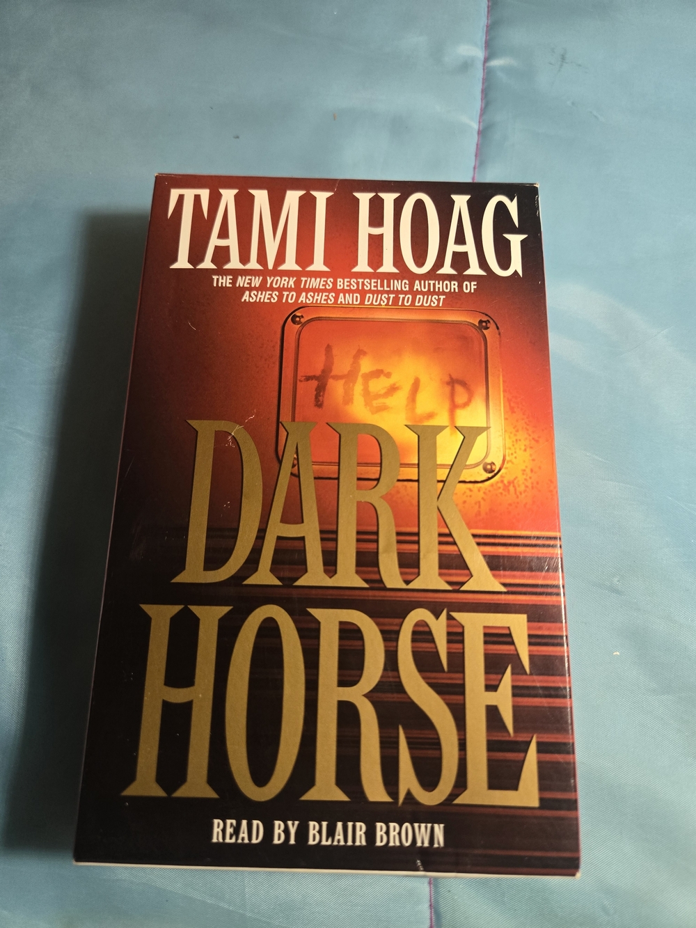 Dark Horse Audiobook - Black/Gold